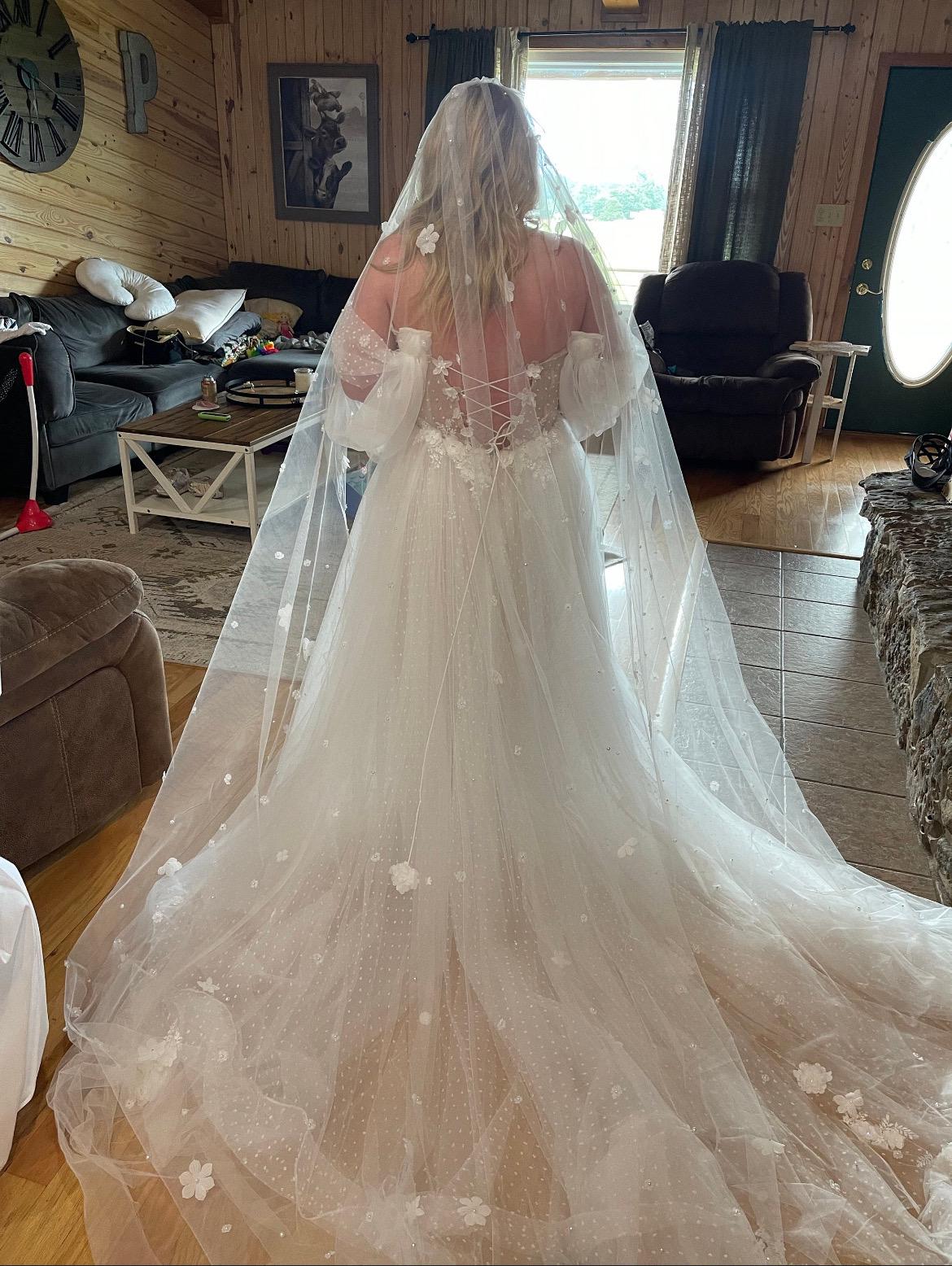 Wildflower & Pearl Wedding Veil