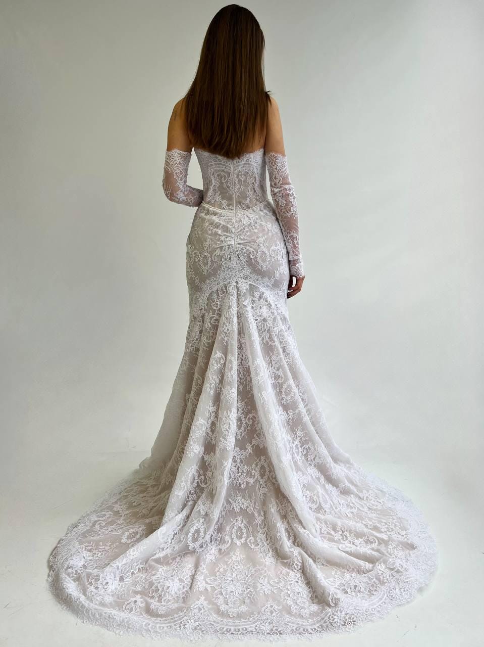 Lace Mermaid Wedding Dress, Basque Chantilly Lace Bridal Gown, Detachable Lace Sleeves, Elegant Bridal Gown, Romantic Trendy Lace Bridal