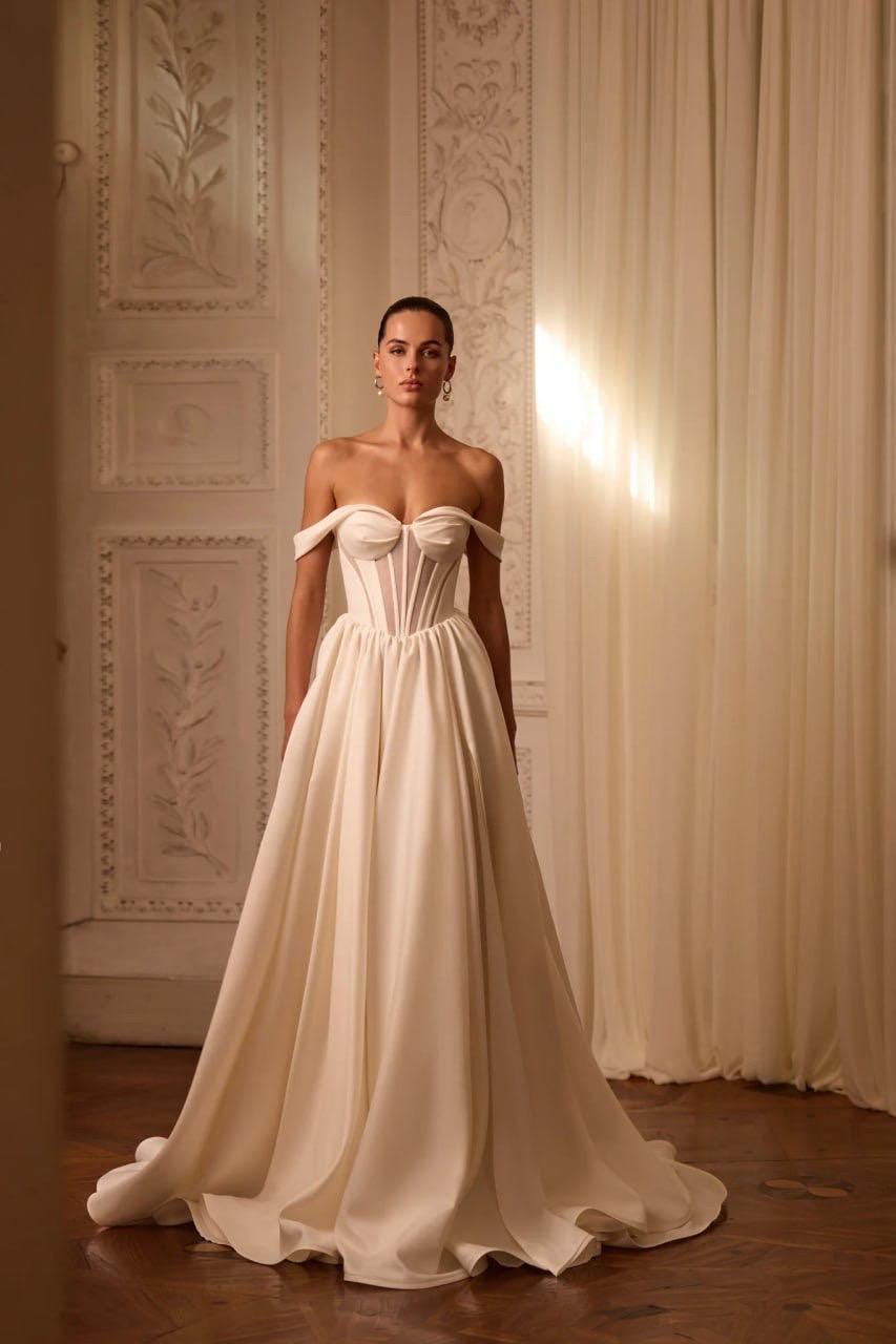 Elegant Classic Satin Wedding Dress with Long Train, Modern Satin Strapless Off Shoulder Bridal Gown, Sleek V Corset Waistline,