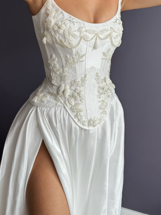 Basque Waist Wedding Corset, Drop Waist Lace Bridal Corset, Two Piece Decorated Wedding Set, Embellished Bridal Corset, Long Skirt