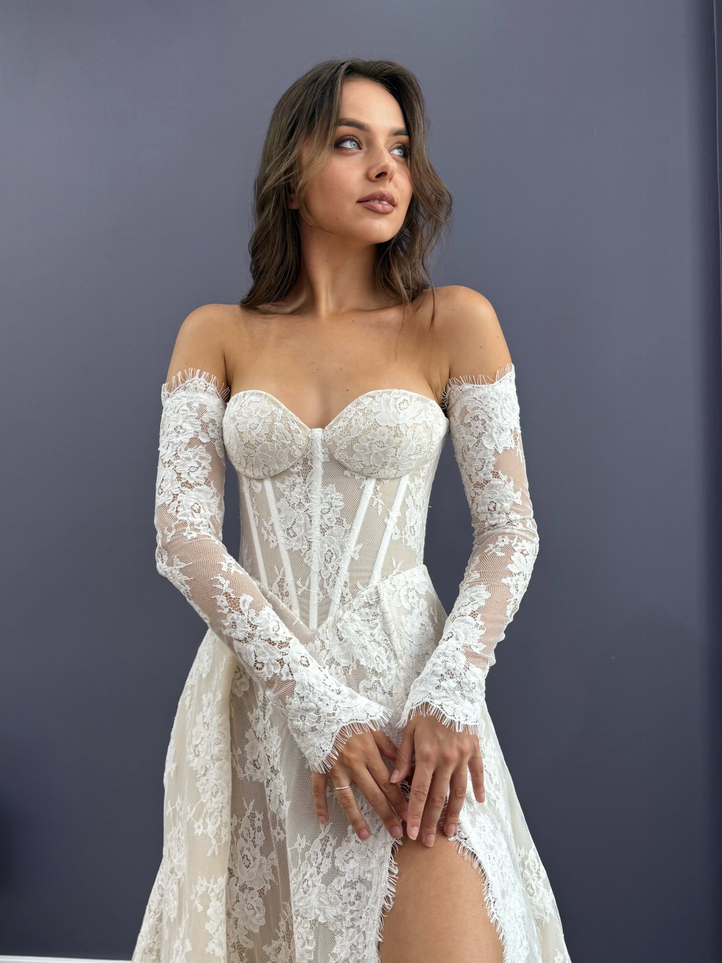 A-line Floral Lace Luxurious Wedding Dress, Basque Waist Corset, Leg Slit Skirt Wedding Dress, Detached Sleeves