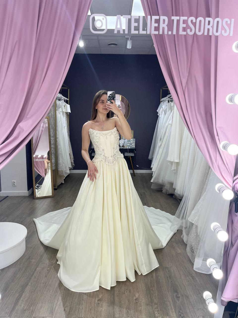 Basque Waist Wedding Corset, Drop Waist Lace Bridal Corset, Two Piece Decorated Wedding Set, Embelished Bridal Corset, Long Taffeta Skirt